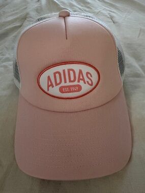Juniors pink Adidas hat. Worn 1x